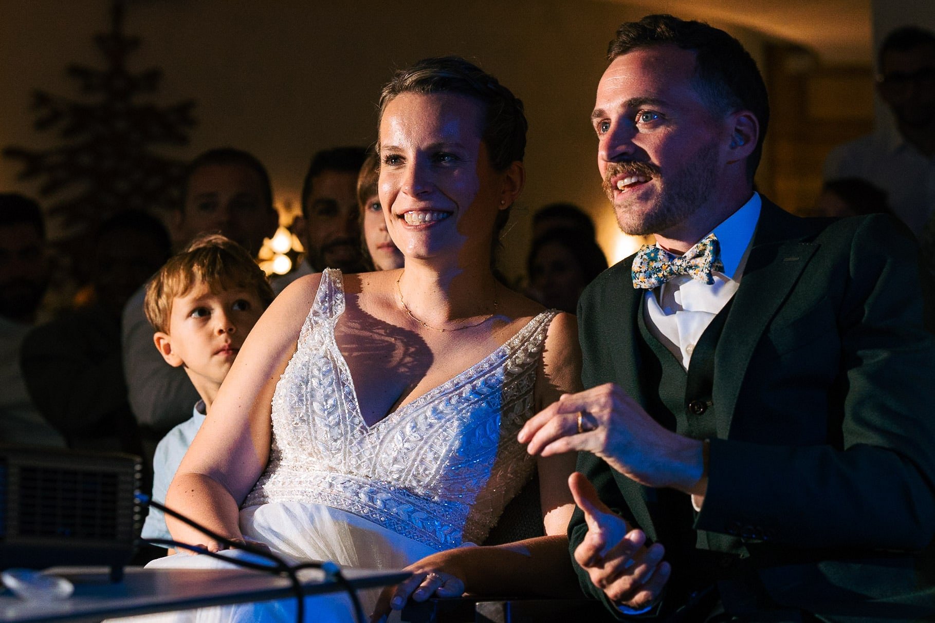 la mariée encore maquillée pendant la soirée de mariage au champ du feu par Once Upon a Day duo photo et video de mariage en Alsace