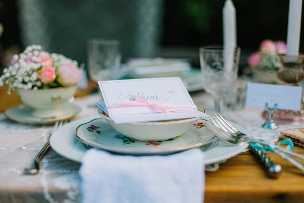 Detail déco de mariage tendance 2026 par Once Upon a Day duo photo et video de mariage en Alsace