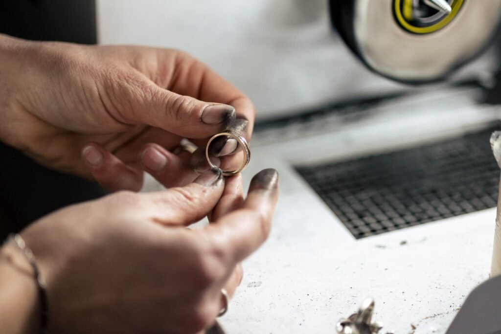 Tea Creation Joaillière artisanale en Alsace par Once Upon a Day duo photo et video de mariage en Alsace