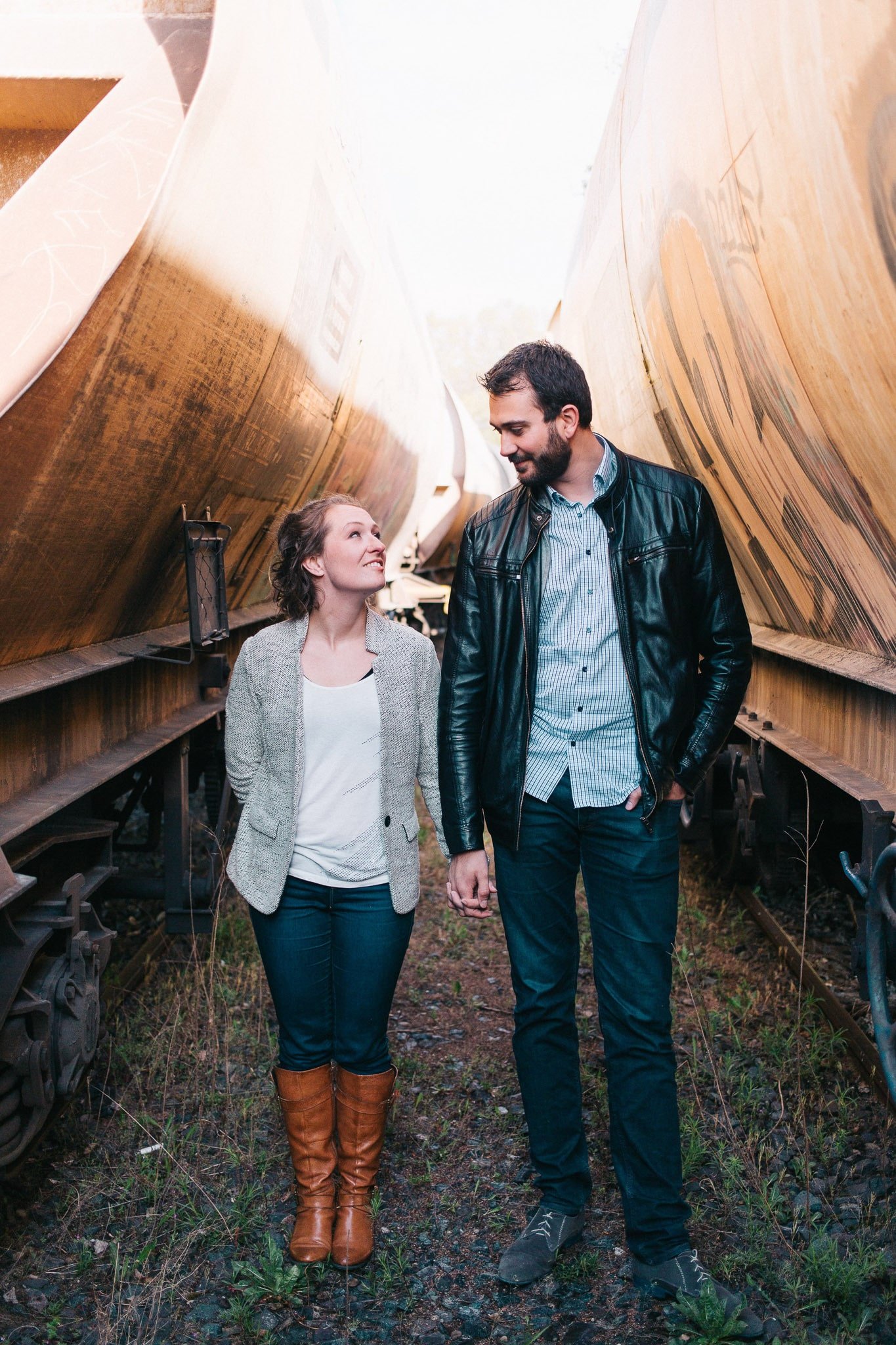 Seance fiançailles a Strasbourg dans une friche ferroviaire par Once Upon a Day duo photo et video de mariage en Alsace